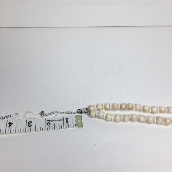 Shell Necklace - Picture 2 of 2